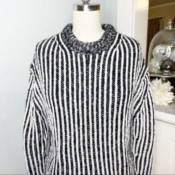 Elizabeth and James Black Striped Chunky Knit Crewneck Sweater Small - Picture 3 of 11